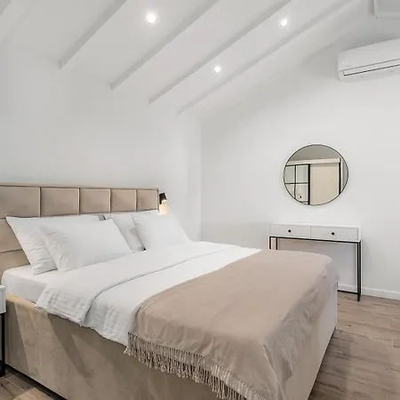 House Mara With 4 Bedrooms, Private Pool, Summer Kitchen, Panoramic Valley Views ヴィラ