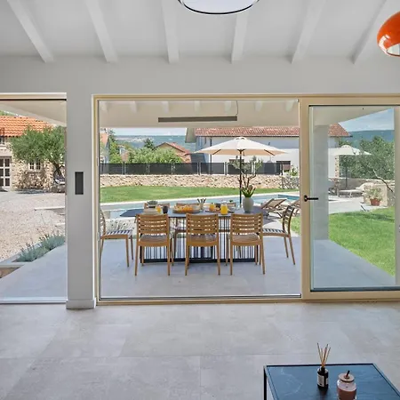 House Mara With 4 Bedrooms, Private Pool, Summer Kitchen, Panoramic Valley Views * Zmijavci